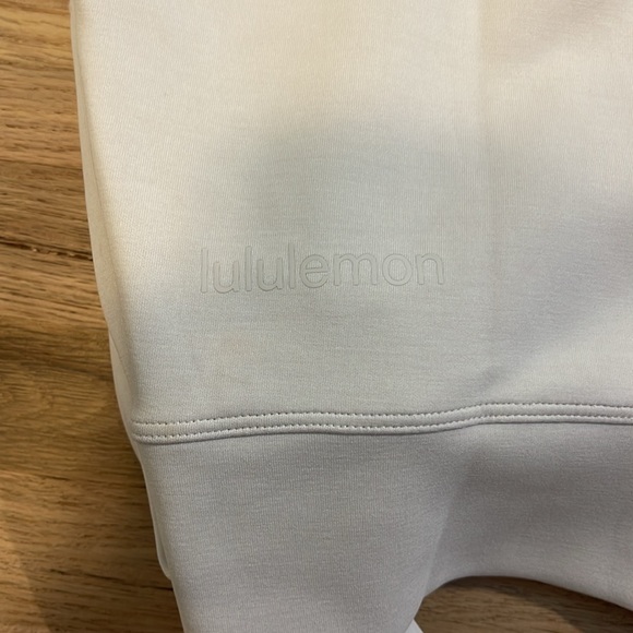 NWT LuluLemon Perfectly Oversized Crop Crew Size 4 White Opal - Picture 9 of 9